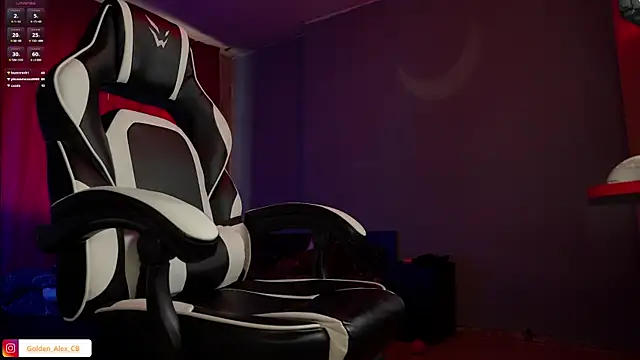 Snapshot of LuckyAlexx chatting on 03/13/25, 10:36 LuckyAlexx online show from 03/13/25, 10:36