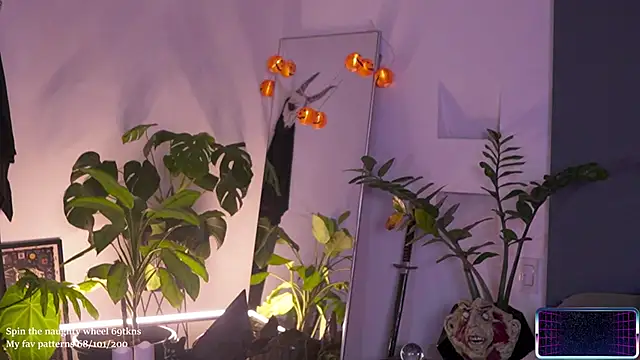 LucyAllenX online show from 10/27/25, 10:14