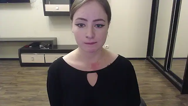 Laralianna online show from 12/11/24, 01:17