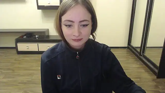 Laralianna online show from 12/13/24, 03:43