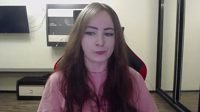 Laralianna online show from 12/24/24, 05:44