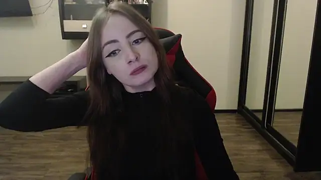 Laralianna online show from 01/04/25, 10:34