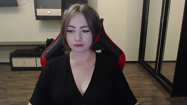 Laralianna online show from 01/05/25, 08:52