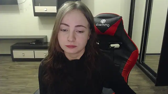 Laralianna online show from 02/05/25, 05:42