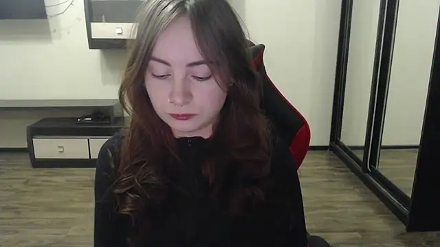 Laralianna online show from 02/06/25, 06:02