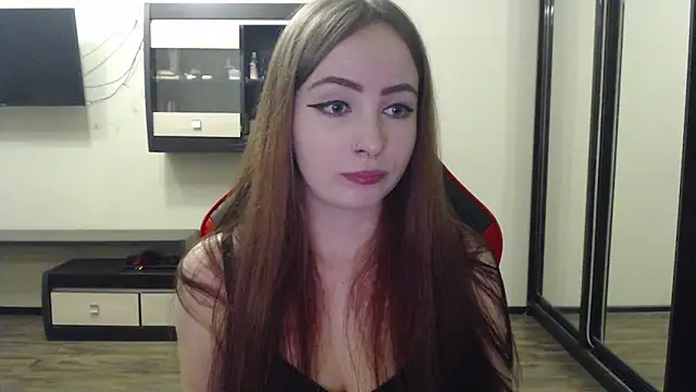 Laralianna online show from 02/18/25, 12:39