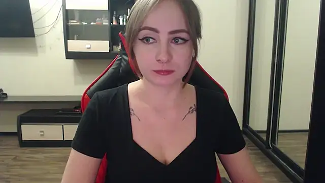 Laralianna online show from 02/23/25, 05:29