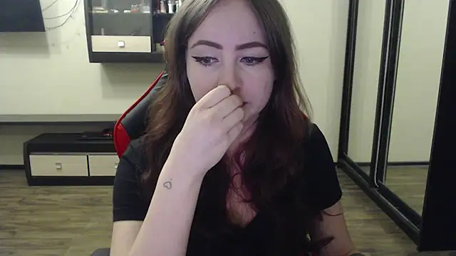 Laralianna online show from 02/25/25, 04:00