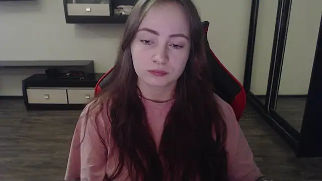 Laralianna online show from 03/19/25, 08:45