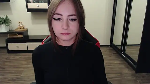 Laralianna online show from 09/15/25, 02:06