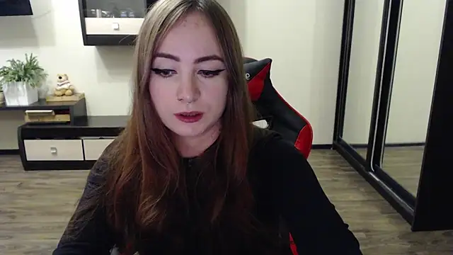 Laralianna online show from 09/17/25, 10:50