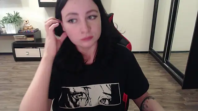 Laralianna online show from 09/25/25, 12:42