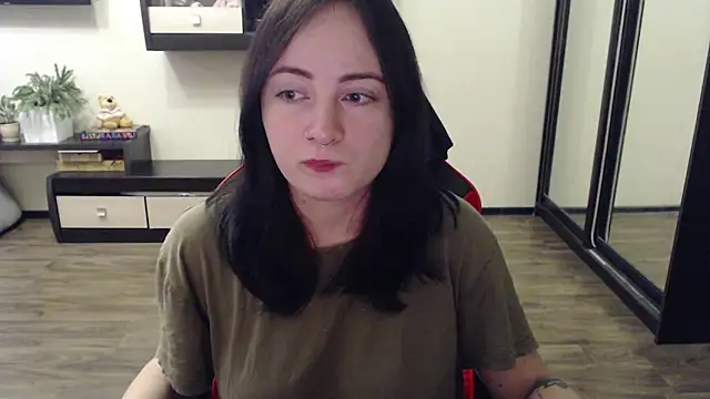 Laralianna online show from 10/09/25, 10:02