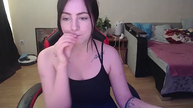 Snapshot of Laralianna chatting on 03/20/26, 01:27 Laralianna online show from 03/20/26, 01:27