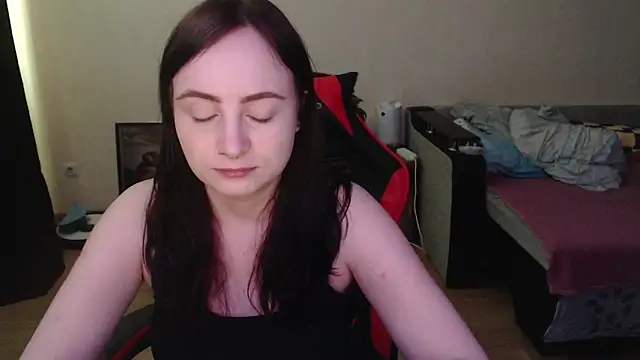 Snapshot of Laralianna chatting on 03/21/26, 09:47 Laralianna online show from 03/21/26, 09:47