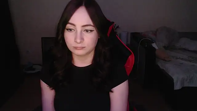 Snapshot of Laralianna chatting on 03/27/26, 07:02 Laralianna online show from 03/27/26, 07:02