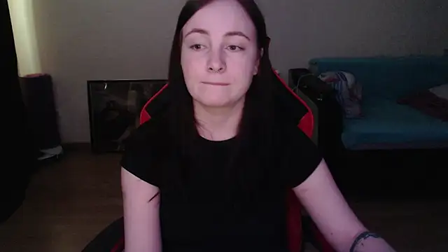 Snapshot of Laralianna chatting on 04/03/26, 12:03 Laralianna online show from 04/03/26, 12:03