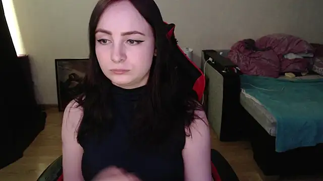 Snapshot of Laralianna chatting on 04/14/26, 01:39 Laralianna online show from 04/14/26, 01:39