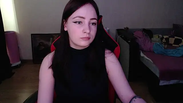 Snapshot of Laralianna chatting on 04/15/26, 07:48 Laralianna online show from 04/15/26, 07:48