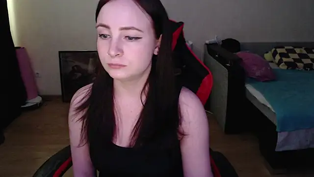 Snapshot of Laralianna chatting on 04/16/26, 01:23 Laralianna online show from 04/16/26, 01:23