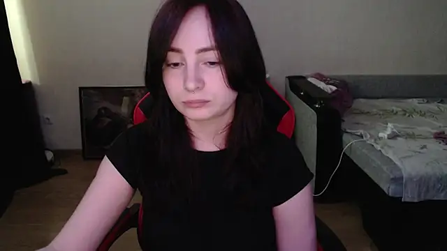 Snapshot of Laralianna chatting on 04/23/26, 12:51 Laralianna online show from 04/23/26, 12:51