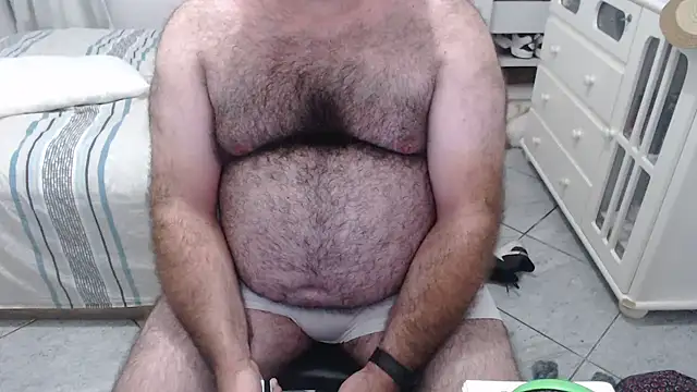 Snapshot of MysterBearMG chatting on 01/25/25, 03:40 MysterBearMG online show from 01/25/25, 03:40