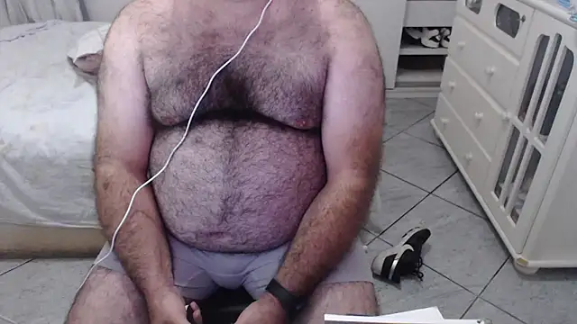 Snapshot of MysterBearMG chatting on 01/29/25, 12:33 MysterBearMG online show from 01/29/25, 12:33