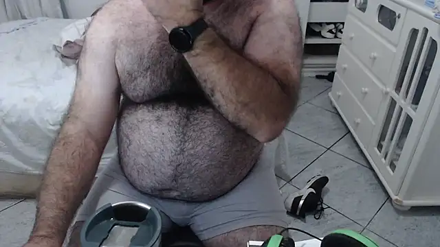 Snapshot of MysterBearMG chatting on 01/29/25, 03:33 MysterBearMG online show from 01/29/25, 03:33