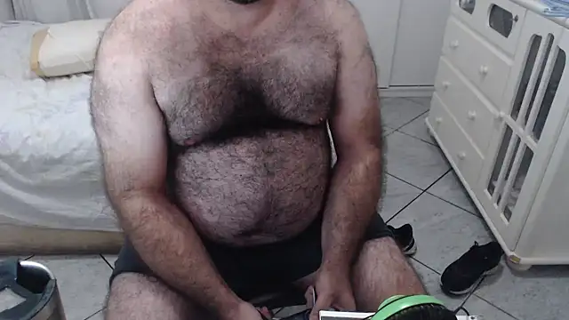 Snapshot of MysterBearMG chatting on 01/31/25, 10:31 MysterBearMG online show from 01/31/25, 10:31