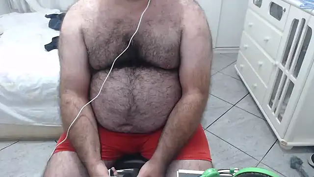 Snapshot of MysterBearMG chatting on 02/02/25, 11:42 MysterBearMG online show from 02/02/25, 11:42