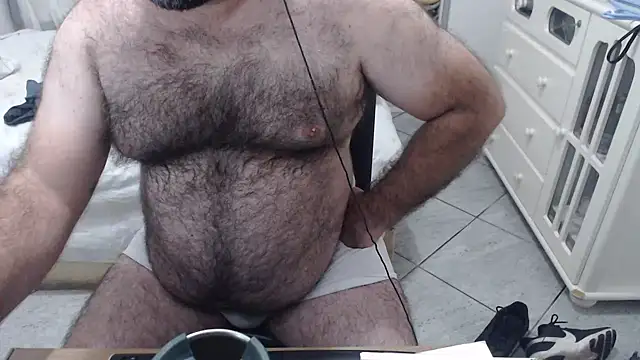 Snapshot of MysterBearMG chatting on 02/05/25, 10:55 MysterBearMG online show from 02/05/25, 10:55