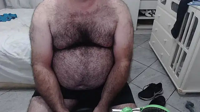 Snapshot of MysterBearMG chatting on 02/09/25, 11:46 MysterBearMG online show from 02/09/25, 11:46