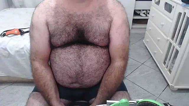 Snapshot of MysterBearMG chatting on 02/11/25, 12:17 MysterBearMG online show from 02/11/25, 12:17