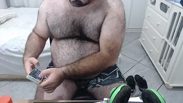 Snapshot of MysterBearMG chatting on 02/14/25, 12:09 MysterBearMG online show from 02/14/25, 12:09