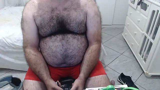 Snapshot of MysterBearMG chatting on 02/24/25, 11:52 MysterBearMG online show from 02/24/25, 11:52