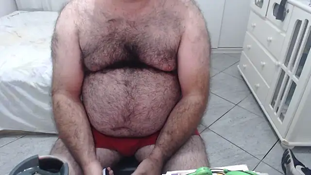 Snapshot of MysterBearMG chatting on 02/28/25, 12:21 MysterBearMG online show from 02/28/25, 12:21