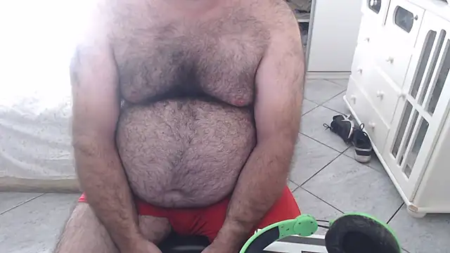 Snapshot of MysterBearMG chatting on 03/03/25, 05:07 MysterBearMG online show from 03/03/25, 05:07