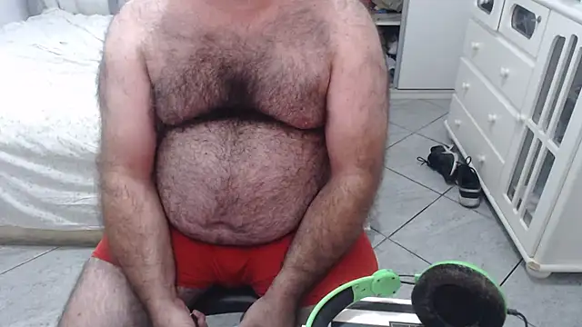 Snapshot of MysterBearMG chatting on 03/03/25, 09:15 MysterBearMG online show from 03/03/25, 09:15