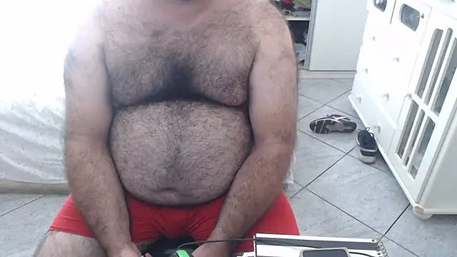 Snapshot of MysterBearMG chatting on 03/04/25, 04:52 MysterBearMG online show from 03/04/25, 04:52