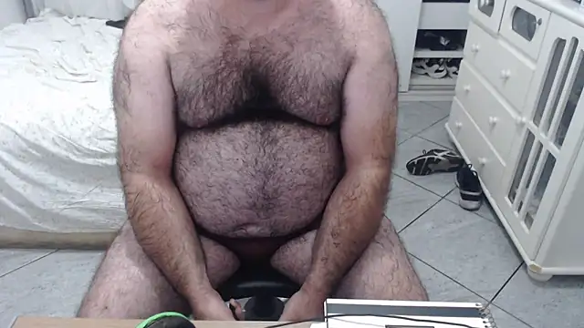 Snapshot of MysterBearMG chatting on 03/04/25, 10:49 MysterBearMG online show from 03/04/25, 10:49