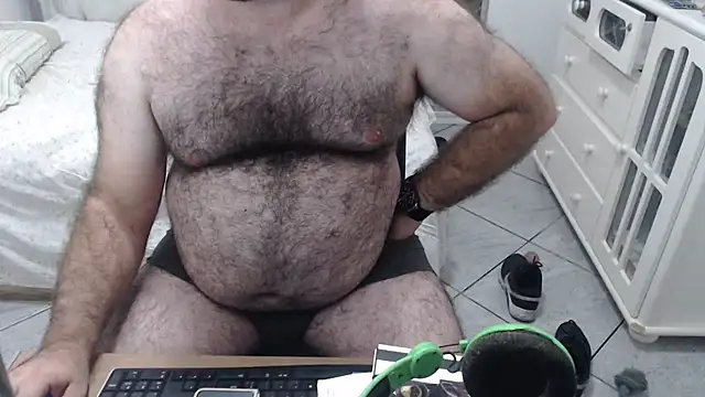 Snapshot of MysterBearMG chatting on 03/07/25, 11:16 MysterBearMG online show from 03/07/25, 11:16