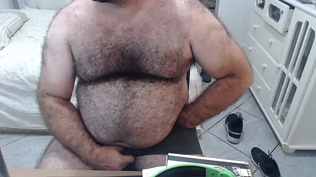 Snapshot of MysterBearMG chatting on 03/08/25, 02:23 MysterBearMG online show from 03/08/25, 02:23