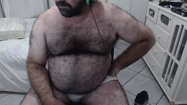 Snapshot of MysterBearMG chatting on 03/20/25, 01:46 MysterBearMG online show from 03/20/25, 01:46