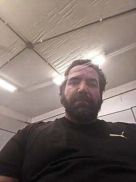 Snapshot of MysterBearMG chatting on 09/09/25, 03:33 MysterBearMG online show from 09/09/25, 03:33