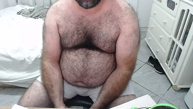 Snapshot of MysterBearMG chatting on 09/14/25, 01:38 MysterBearMG online show from 09/14/25, 01:38