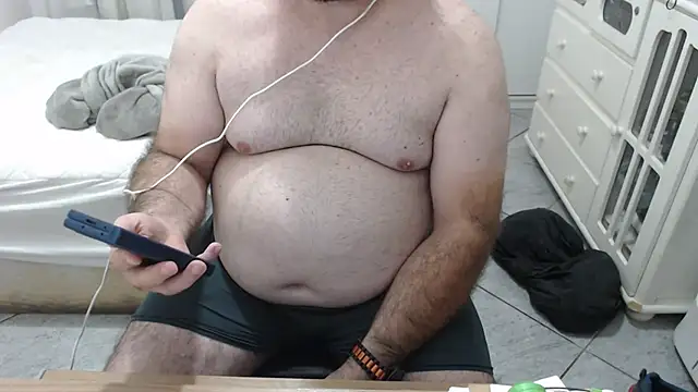 Snapshot of MysterBearMG chatting on 10/03/25, 12:07 MysterBearMG online show from 10/03/25, 12:07