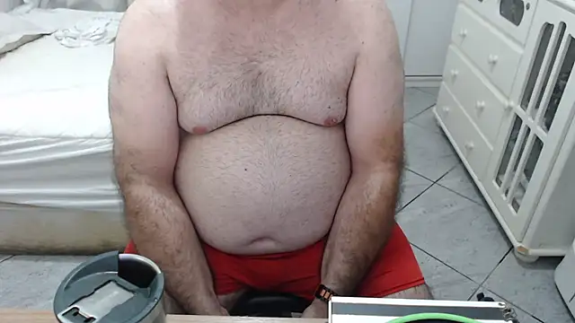 Snapshot of MysterBearMG chatting on 10/08/25, 11:24 MysterBearMG online show from 10/08/25, 11:24