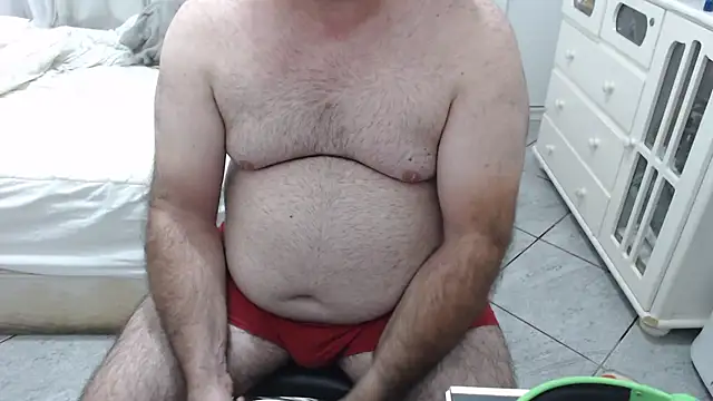 Snapshot of MysterBearMG chatting on 10/11/25, 07:23 MysterBearMG online show from 10/11/25, 07:23