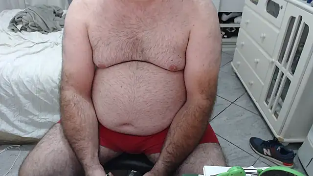 Snapshot of MysterBearMG chatting on 10/16/25, 11:06 MysterBearMG online show from 10/16/25, 11:06