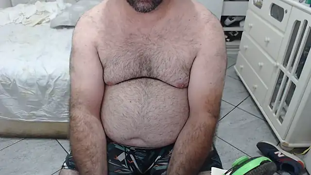 Snapshot of MysterBearMG chatting on 11/02/25, 11:51 MysterBearMG online show from 11/02/25, 11:51